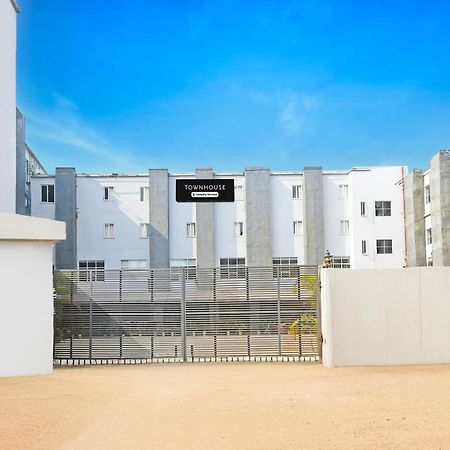 Super Townhouse Mancheswar Industrial Estate Hotel Bhubaneswar Bagian luar foto