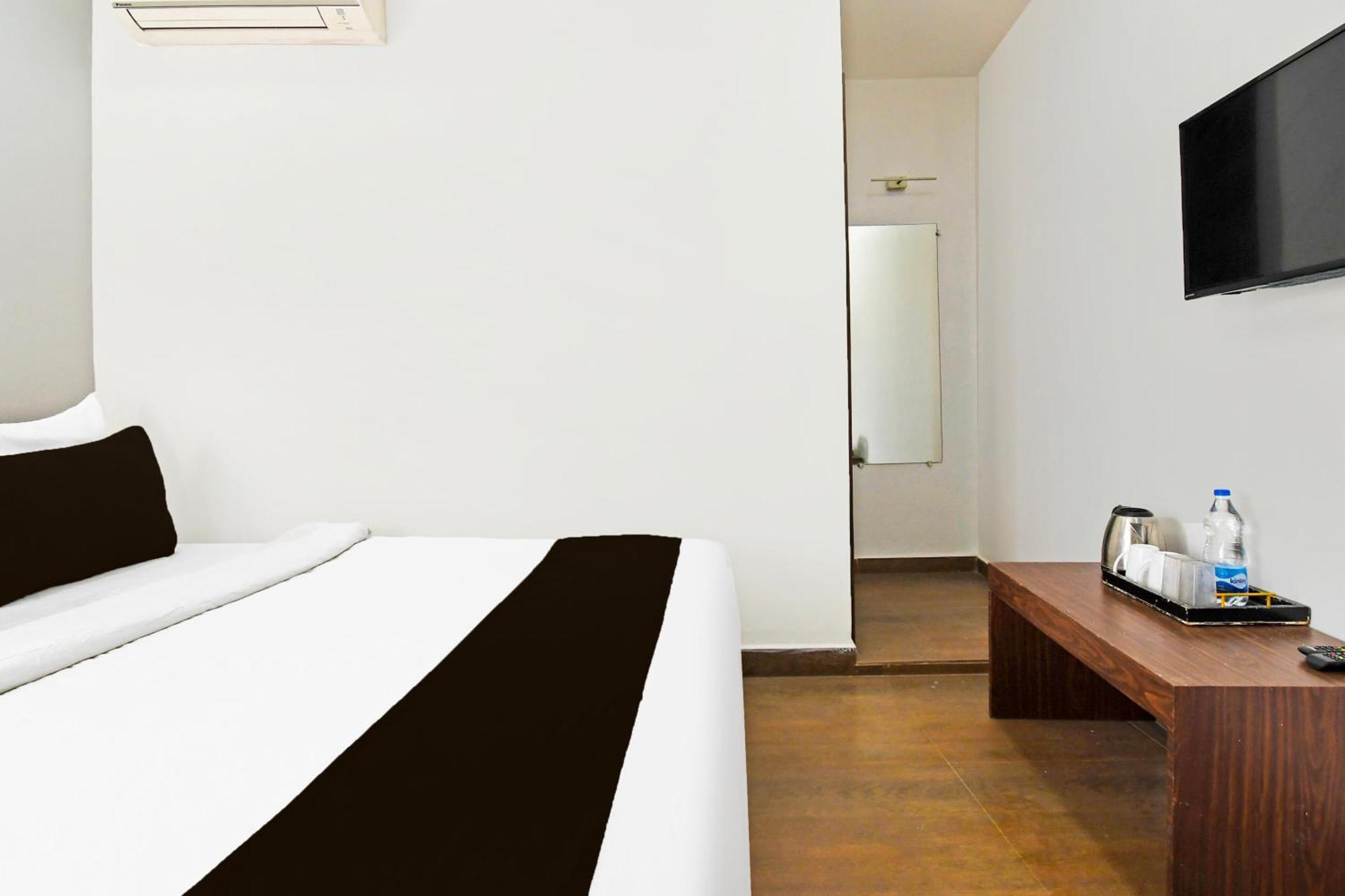 Super Townhouse Mancheswar Industrial Estate Hotel Bhubaneswar Bagian luar foto