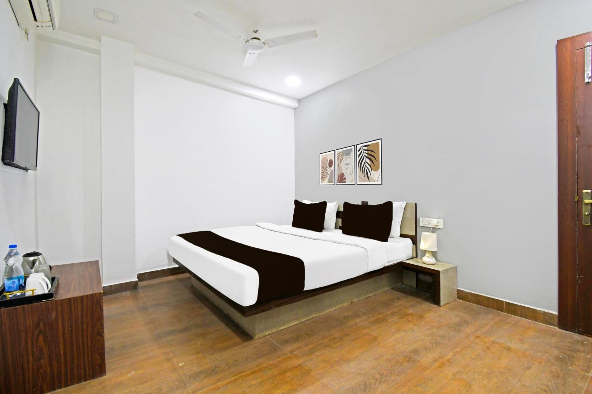 Super Townhouse Mancheswar Industrial Estate Hotel Bhubaneswar Bagian luar foto