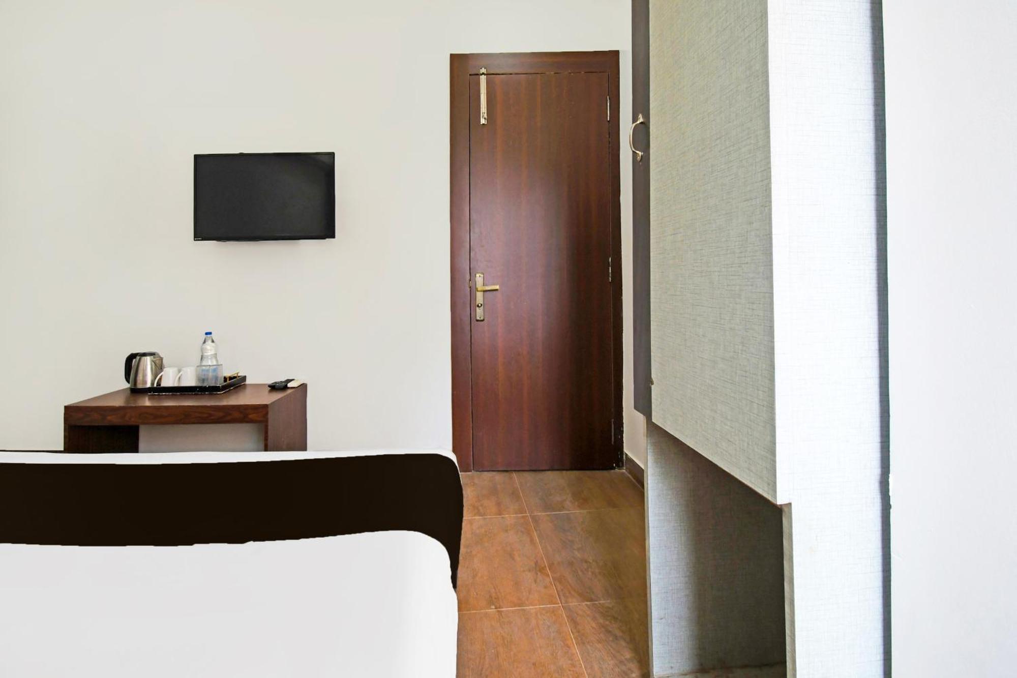 Super Townhouse Mancheswar Industrial Estate Hotel Bhubaneswar Bagian luar foto