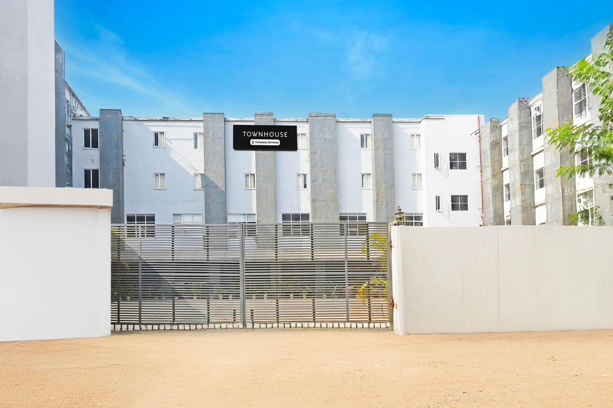 Super Townhouse Mancheswar Industrial Estate Hotel Bhubaneswar Bagian luar foto