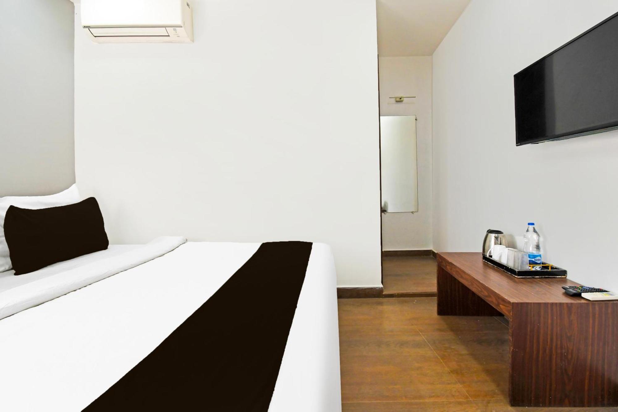 Super Townhouse Mancheswar Industrial Estate Hotel Bhubaneswar Bagian luar foto