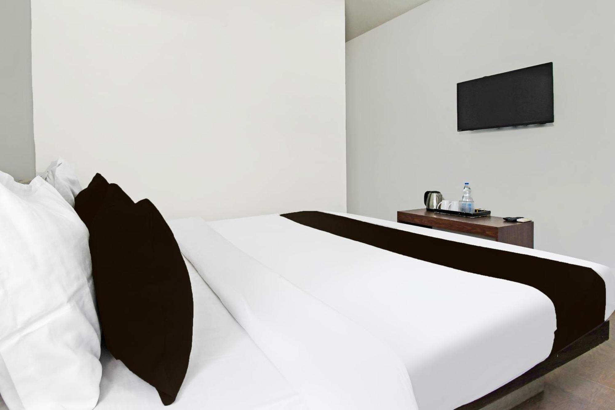 Super Townhouse Mancheswar Industrial Estate Hotel Bhubaneswar Bagian luar foto