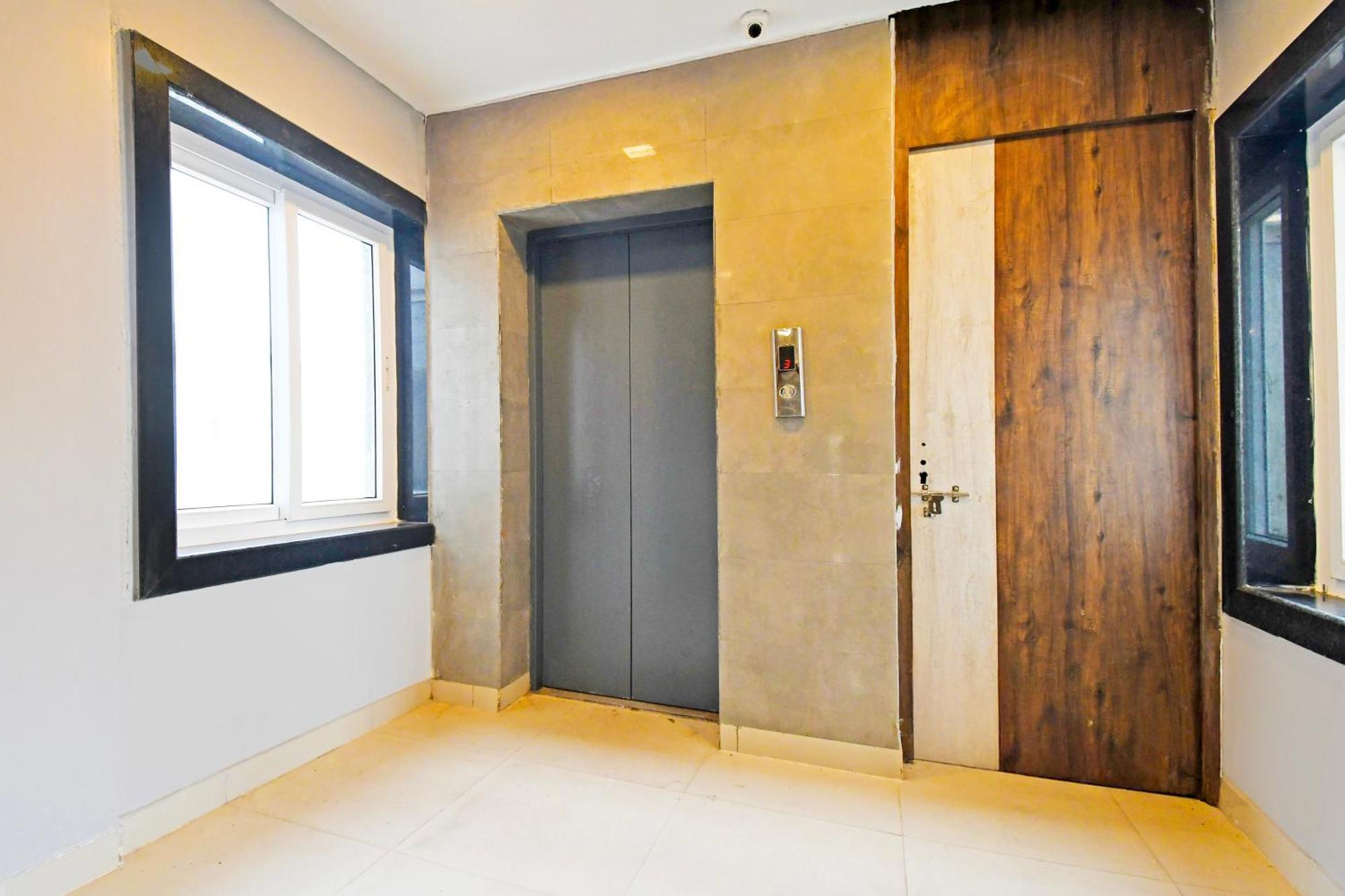 Super Townhouse Mancheswar Industrial Estate Hotel Bhubaneswar Bagian luar foto