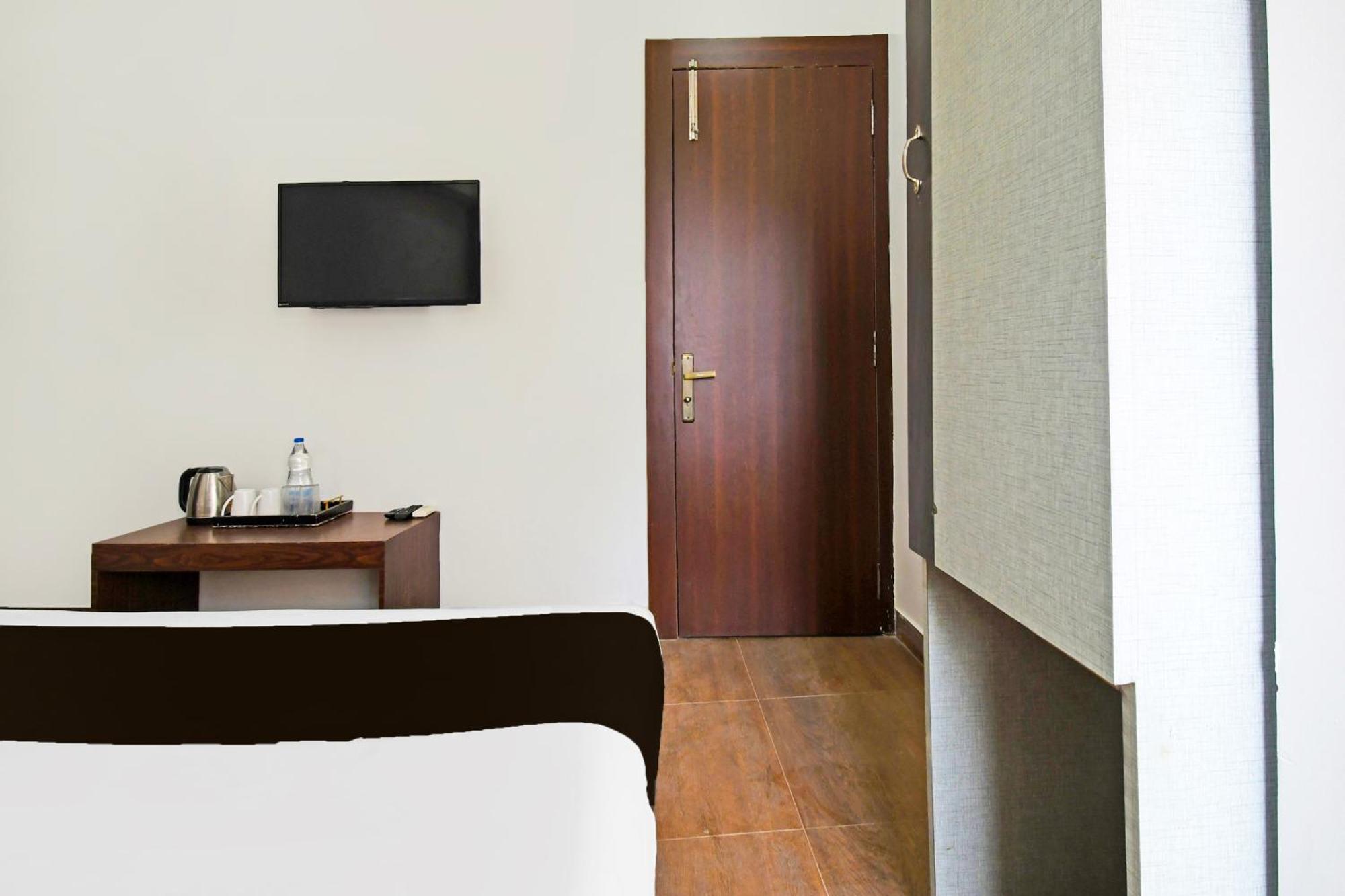 Super Townhouse Mancheswar Industrial Estate Hotel Bhubaneswar Bagian luar foto