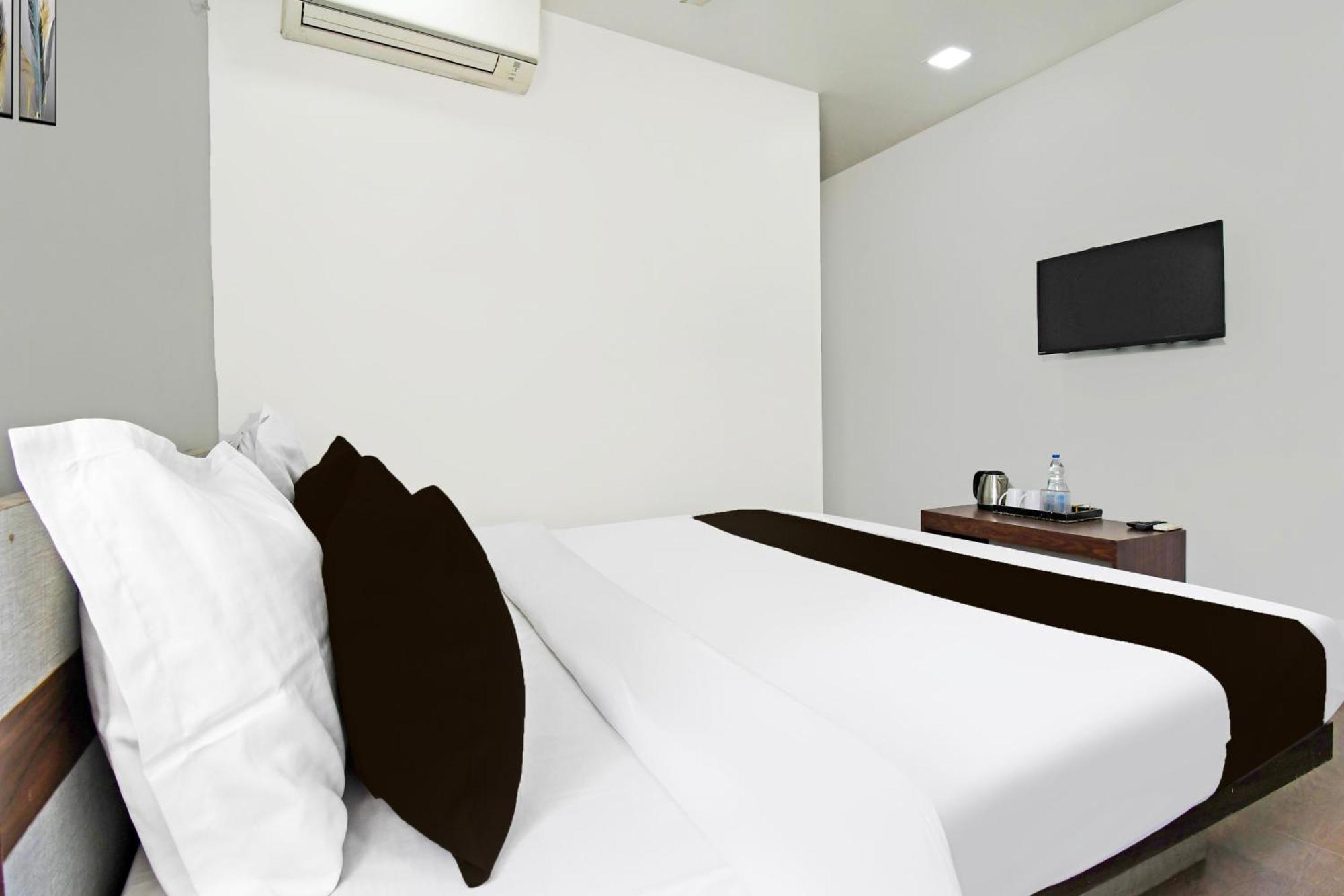 Super Townhouse Mancheswar Industrial Estate Hotel Bhubaneswar Bagian luar foto